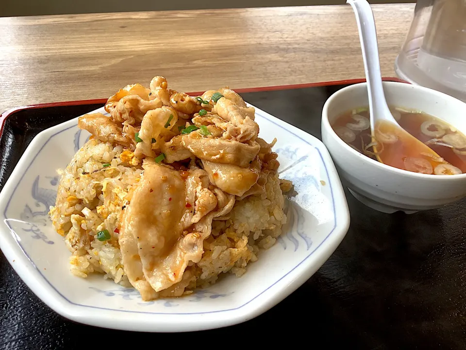 福しんさんの肉チャーハン😋|アライさんさん