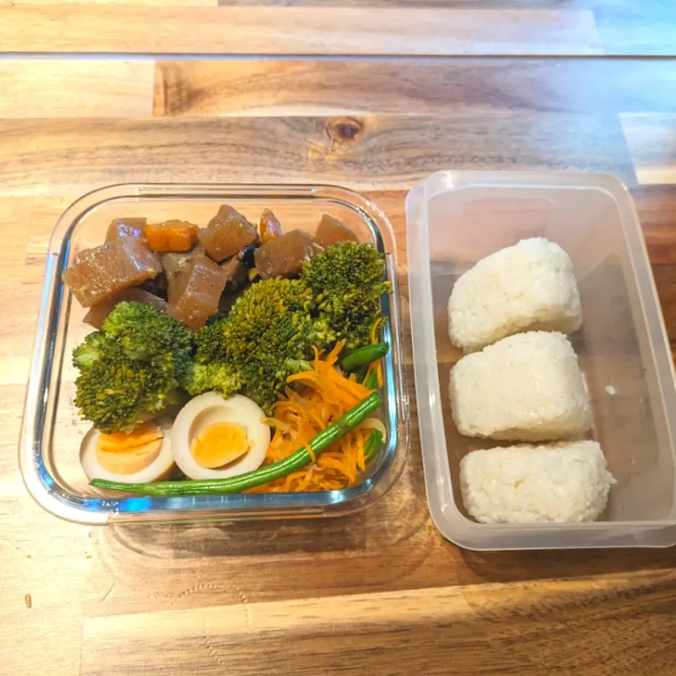 Snapdishの料理写真:筑前煮弁当|Topiさん