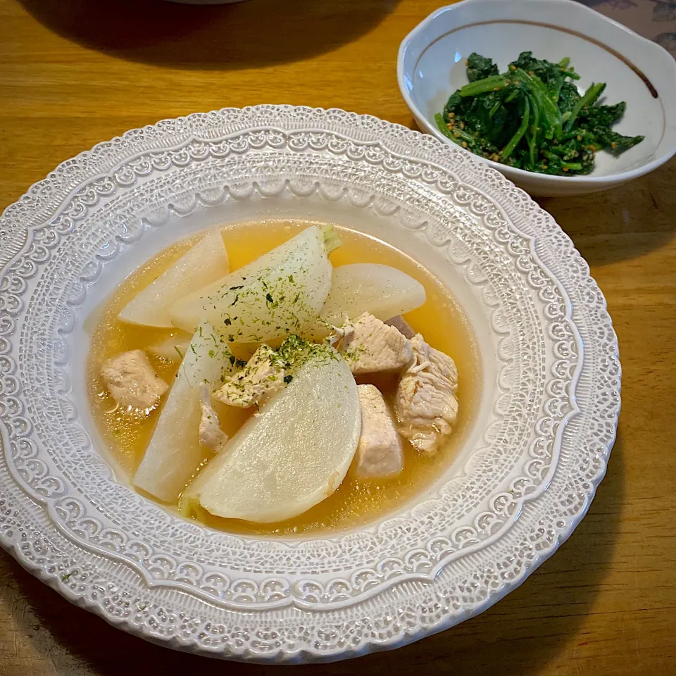 蕪と鶏肉の煮物と、ほうれん草の胡麻和え|もえさん