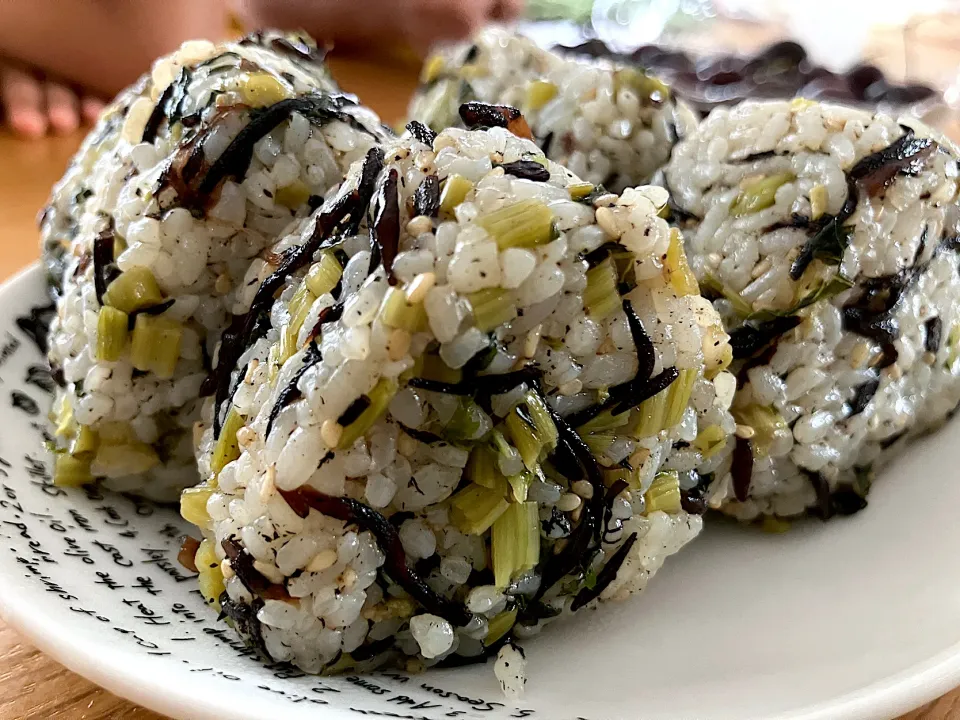 ＊野沢菜風〜大根葉とひじきの美味しいおにぎり🍙＊|＊抹茶＊さん