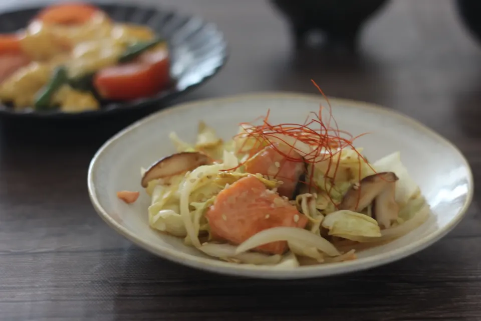 さくらますとキャベツの回鍋肉風炒め|ちいさなしあわせキッチンさん