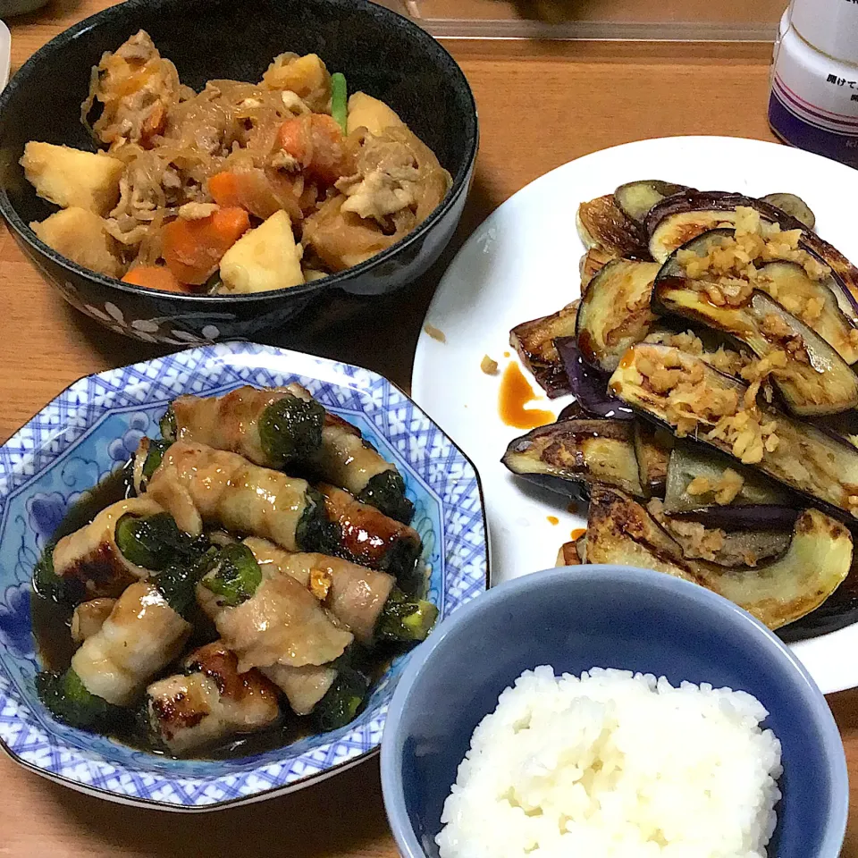 Snapdishの料理写真:アスパラ、大葉の肉巻き|みんみんさん