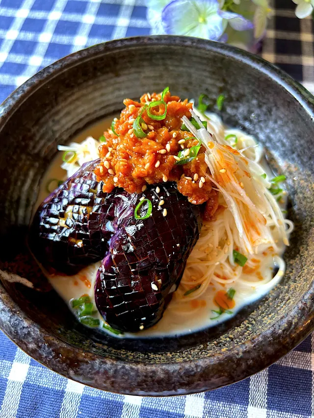 Snapdishの料理・レシピ写真:茄子と肉みその坦々風素麺｜29の日大豆ミートでさっぱり夏ごはん