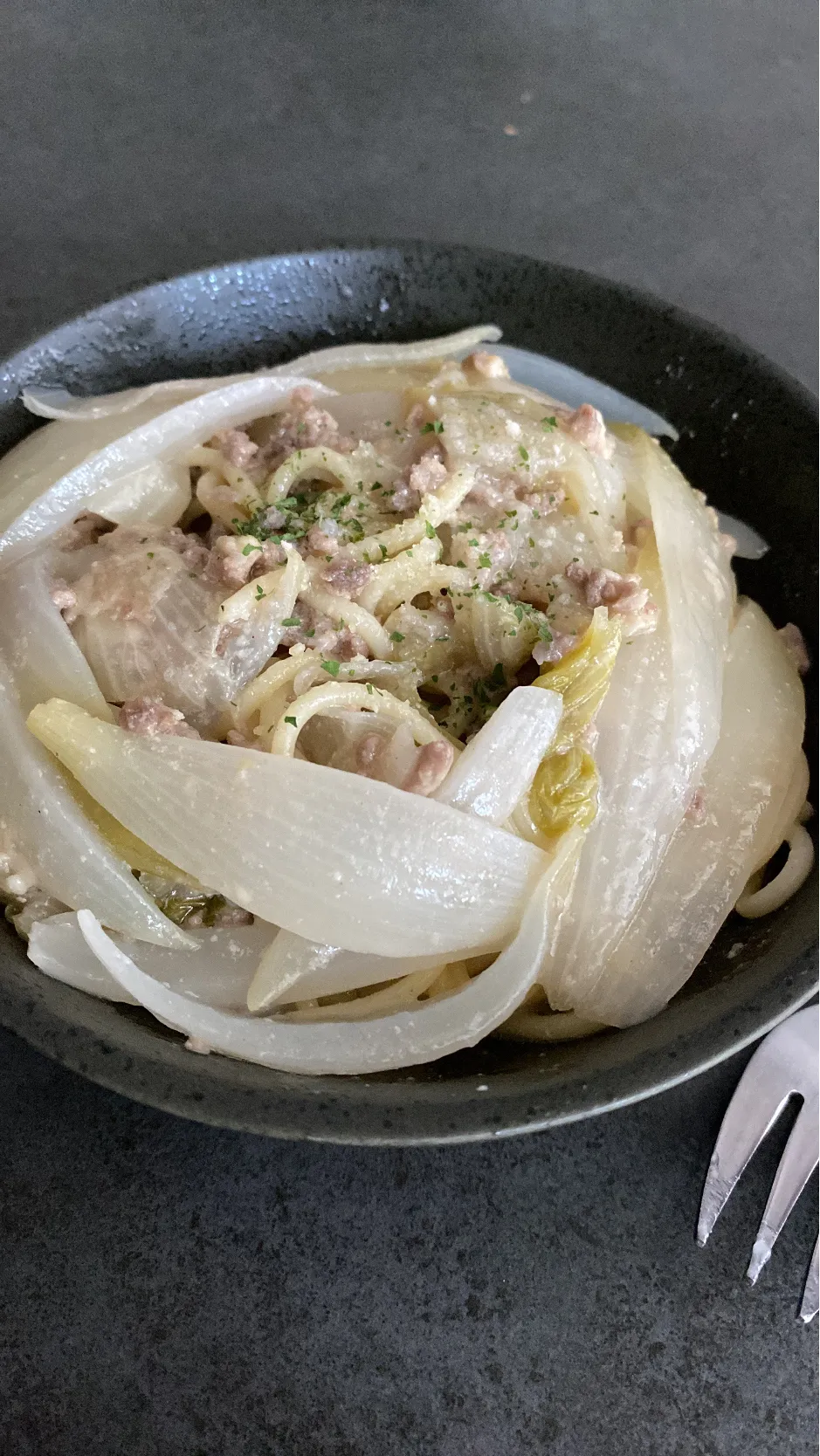 玉ねぎと牛挽肉のクリームパスタ|ちぐけんさん