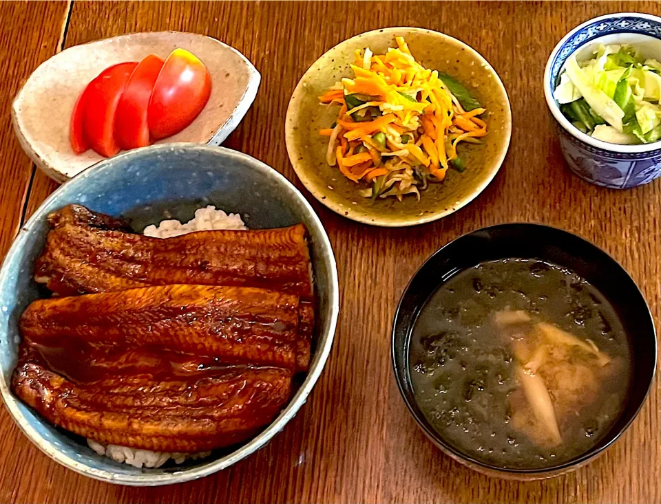 晩ごはん♯鰻丼|小松菜さん