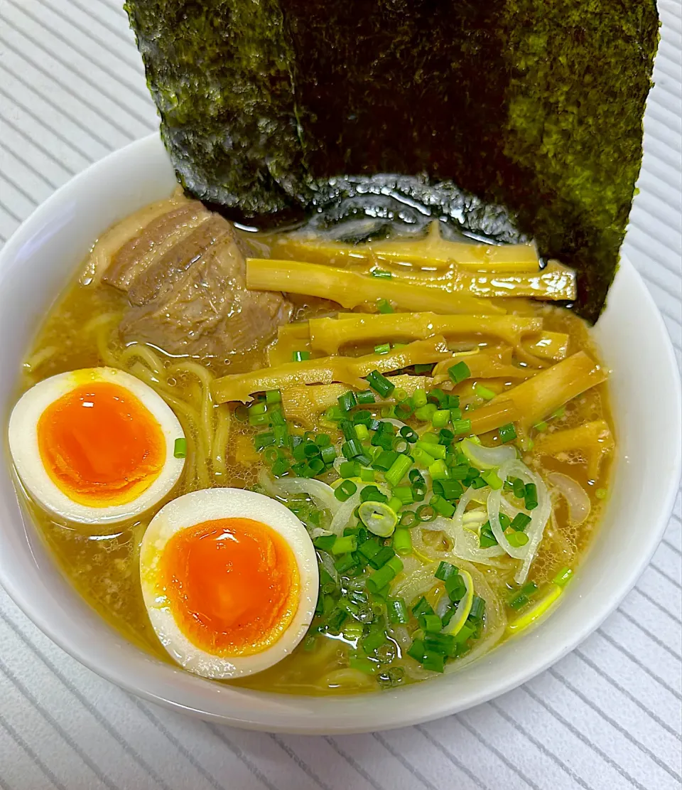 豚骨しょうゆラーメン|まさとさん