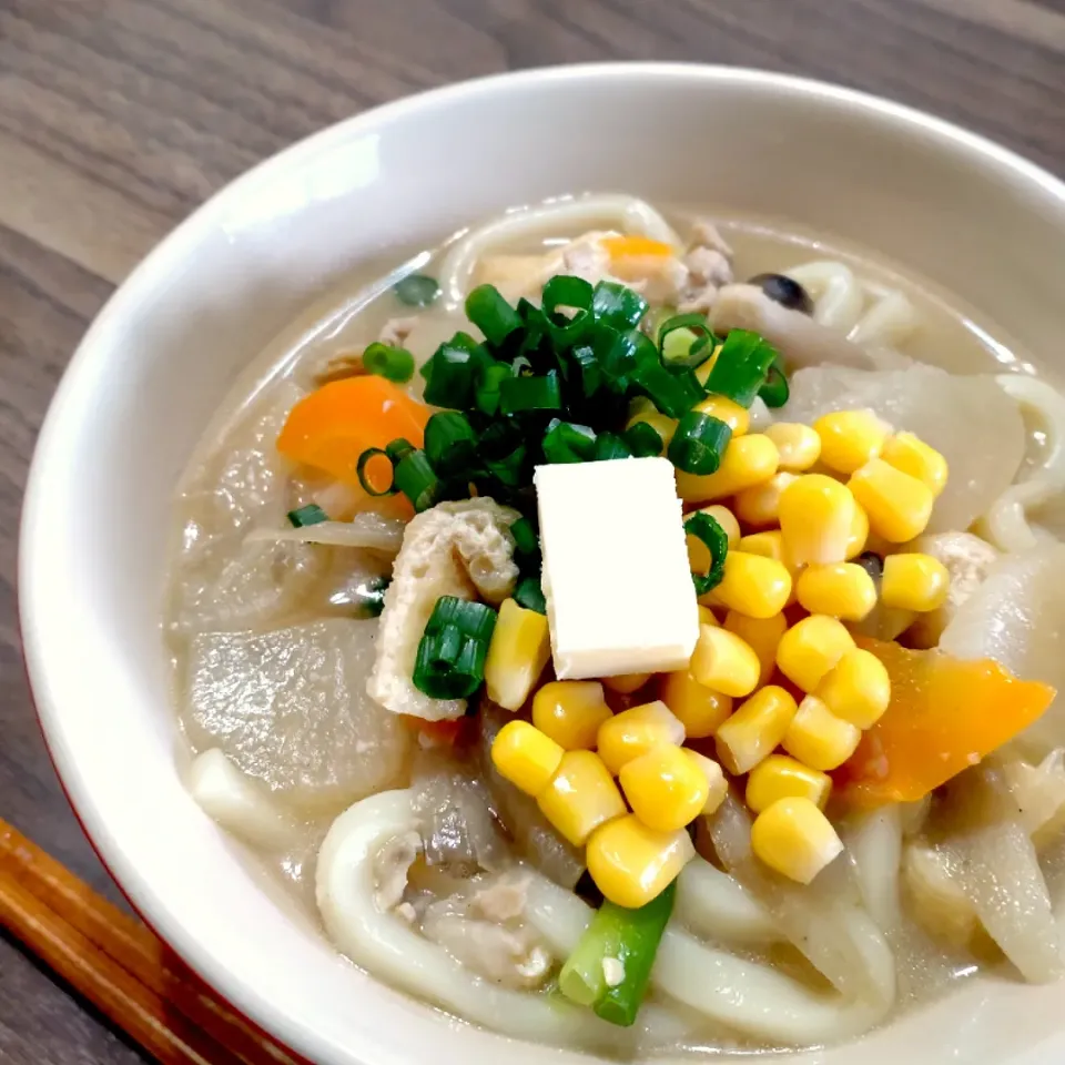 Snapdishの料理写真:味噌ラーメン風豚汁うどん|ゆりちさん