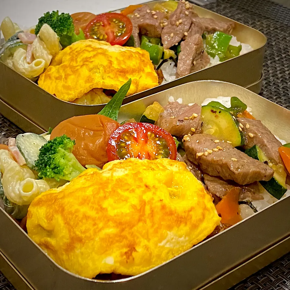 Snapdishの料理写真:わが家の働く男弁当🍱牛肉とお野菜炒めのオム焼きそば弁当|kimikimi❤kitchenさん