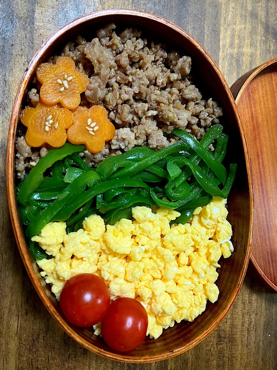 3色そぼろ弁当|スイカ大好きさん