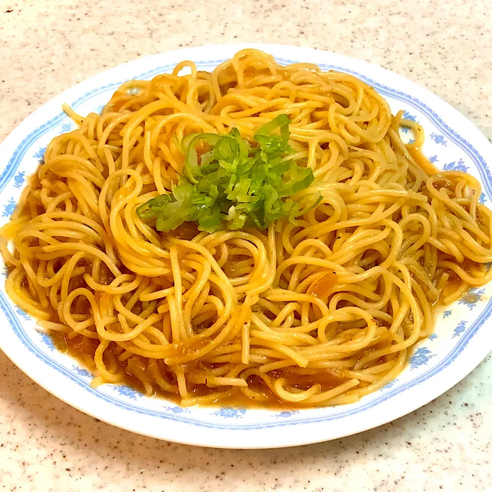 たまねぎと塩豚の煮込み汁でパスタ|ユキちゃんさん