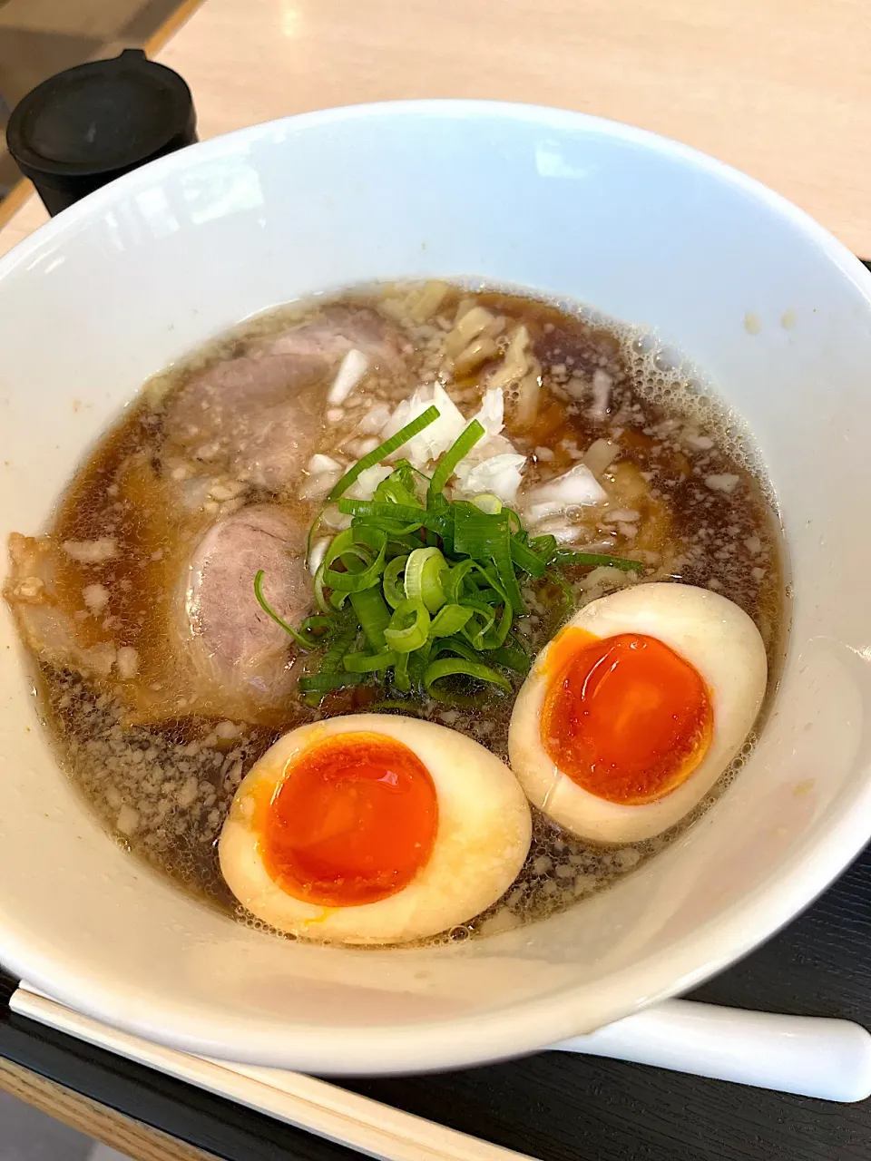 大和大学の麺の下の力持ち　背脂煮干し醤油ラーメン|れりさん