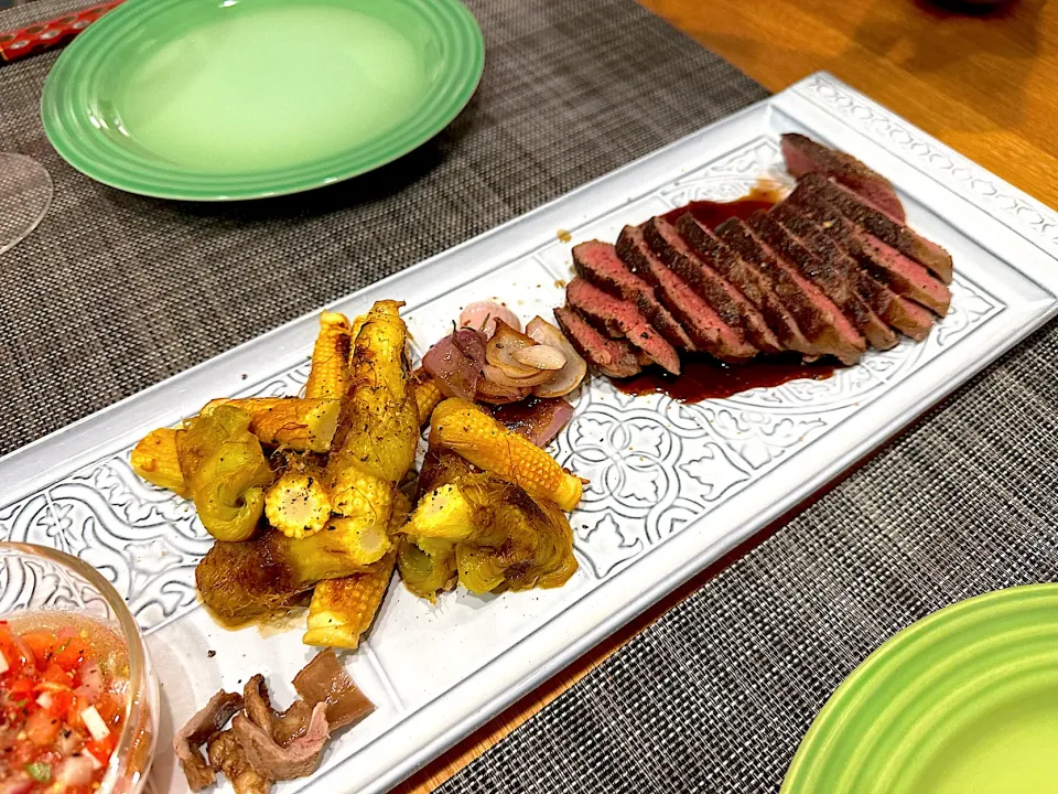 旦那作🧑‍🍳　Steak Plate👍　お肉食べたい🤤　が叶った夜🤣|BUBUさん