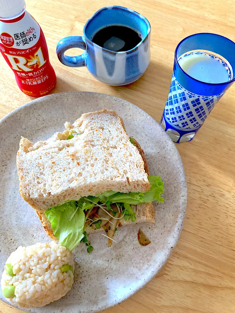 朝焼きスペルト小麦食パン🍞で、きんぴらごぼうサンド6/12朝食|さくたえさん