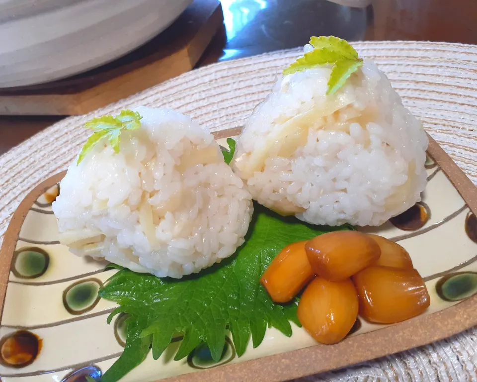 新生姜炊き込みご飯おにぎり🍙|びせんさん