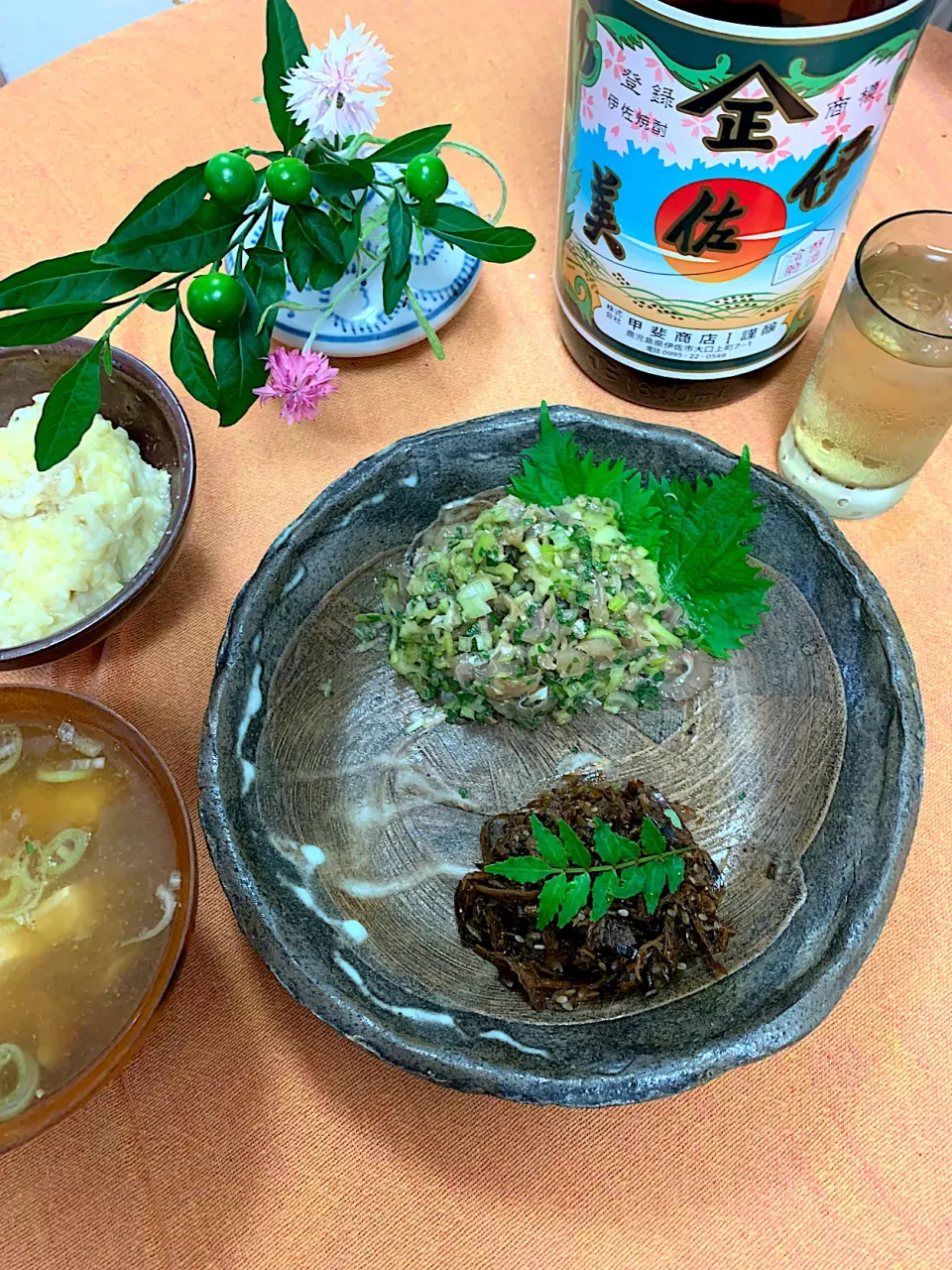 Snapdishの料理写真:晩ごはん　玉子粥　なめこと豆腐のみそ汁　五目佃煮　鯵のなめろう　伊佐美のハーブティー割り|KimaLABOさん