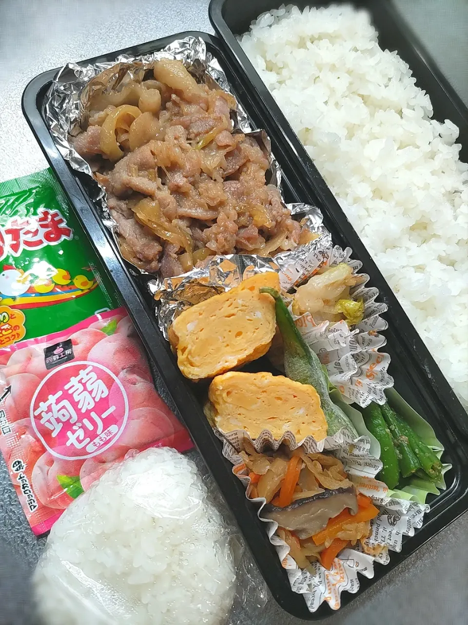 本日のお弁当
豚こま生姜焼き
作り置き切干大根煮物
白菜ナムル
いんげん胡麻和え
毎日卵焼き
自然解凍枝豆|Kaoriさん