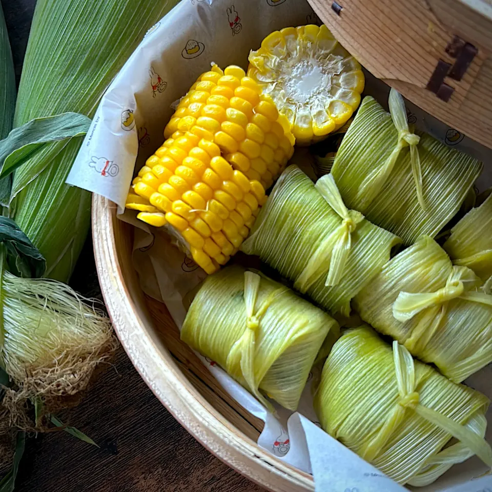 七海さんの料理 とうもろこしの包み蒸し🌽|とんちんさん