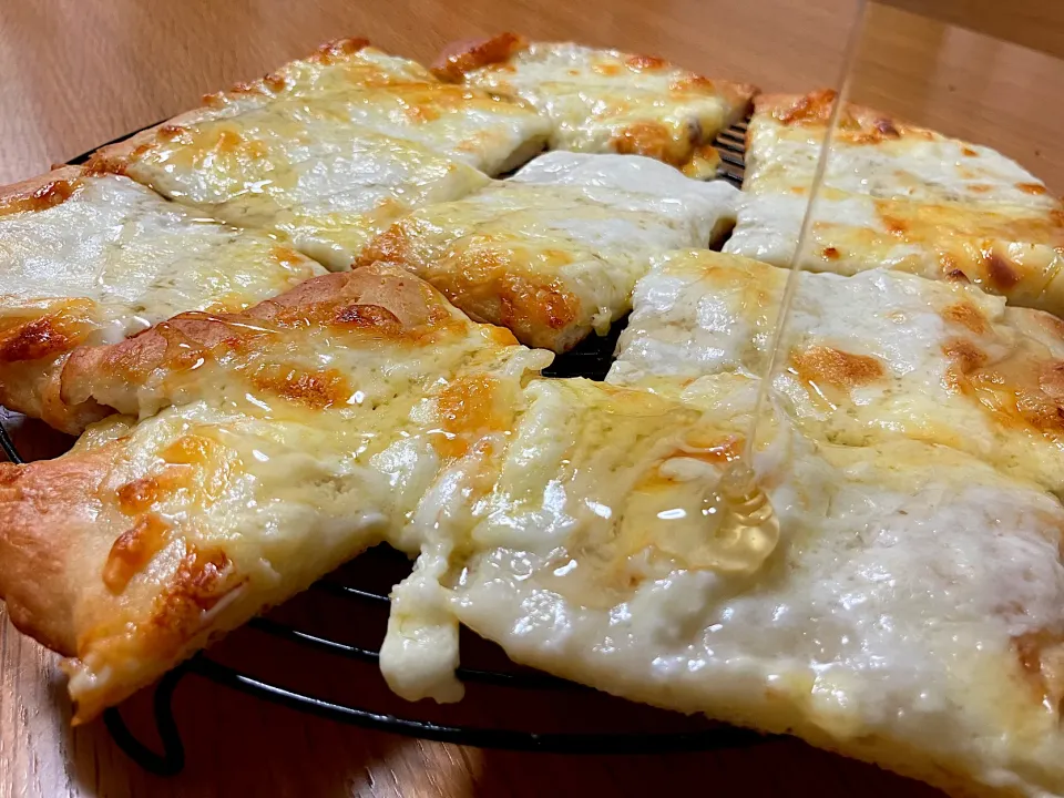 ＊３種のチーズの手作りピザ🍕＊|＊抹茶＊さん