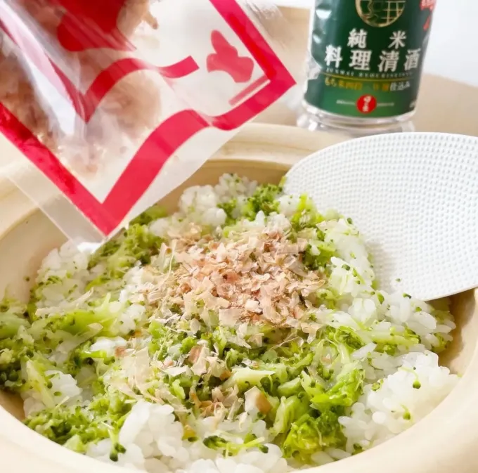 ブロッコリーの炊き込みご飯🥦|にんべんだしアンバサダーSnapdish支部さん