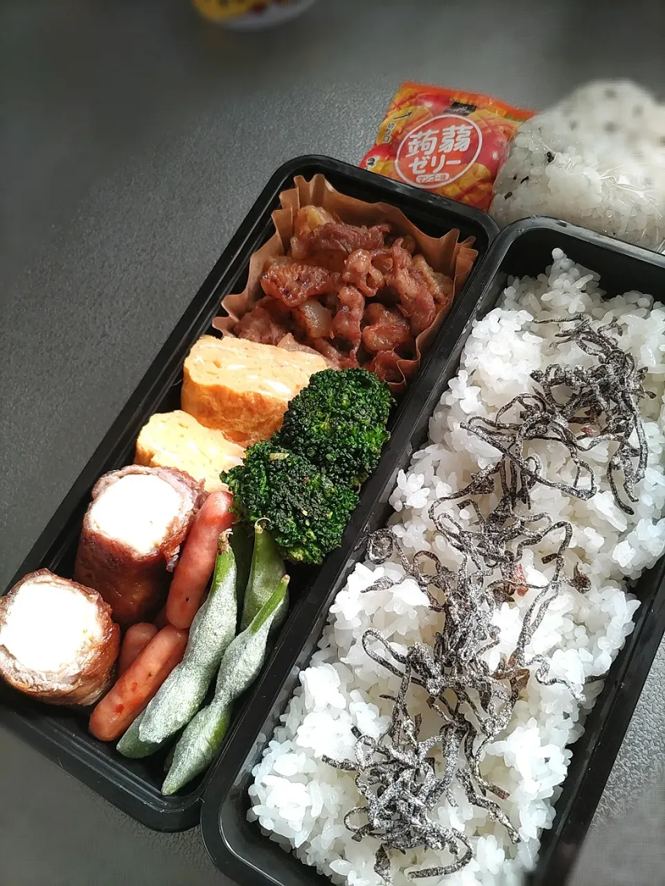 本日のお弁当
作り置き大根豚肉甘辛煮
厚揚げ豚巻き
焼きブロッコリー
ポークビッツ
毎日卵焼き
自然解凍枝豆|Kaoriさん