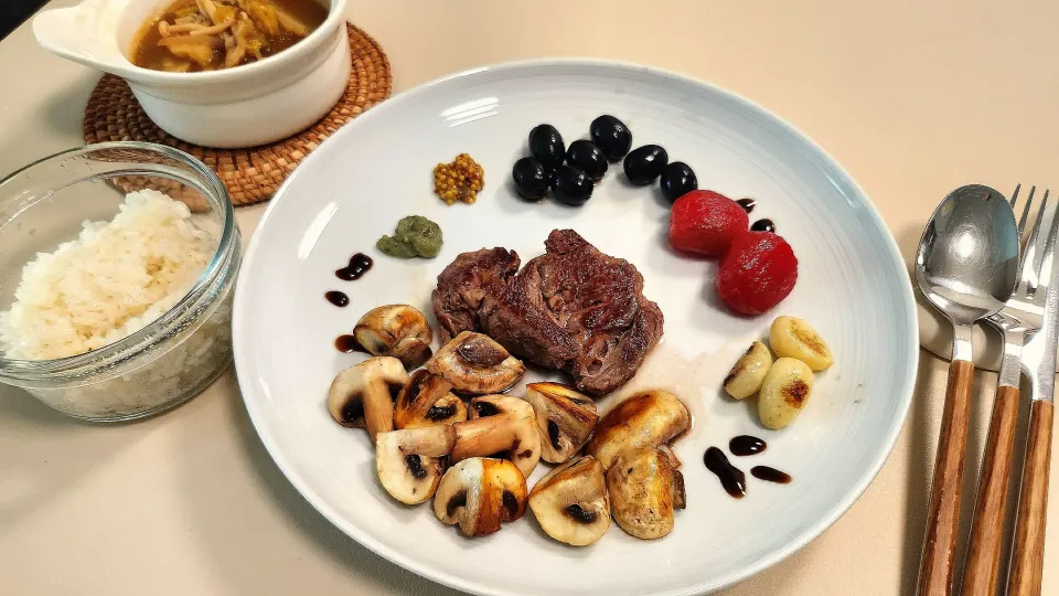 Nina's dish steak, rice and soybean paste stew|Ninaさん