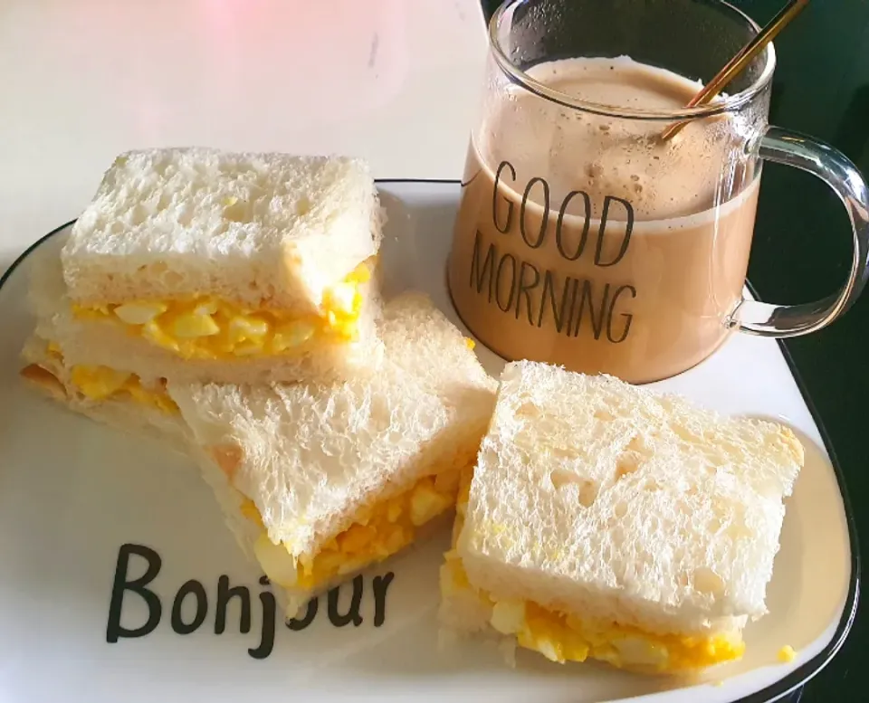 egg mayo sandwich 🥪 + kopï latté 😘💕
simple breakfast|🌷lynnlicious🌷さん