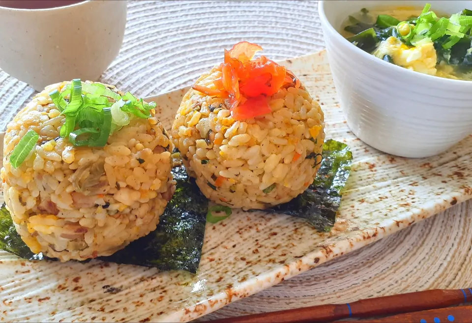 Snapdishの料理写真:高菜チャーハンおにぎり🍙|びせんさん