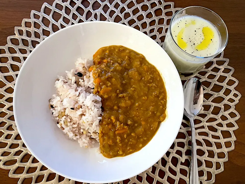 カレーと淡路の玉ねぎヴィシソワーズ|みーぬさん