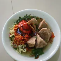 Snapdishの料理写真:Bakso Urat Mantep|Oka Budiさん