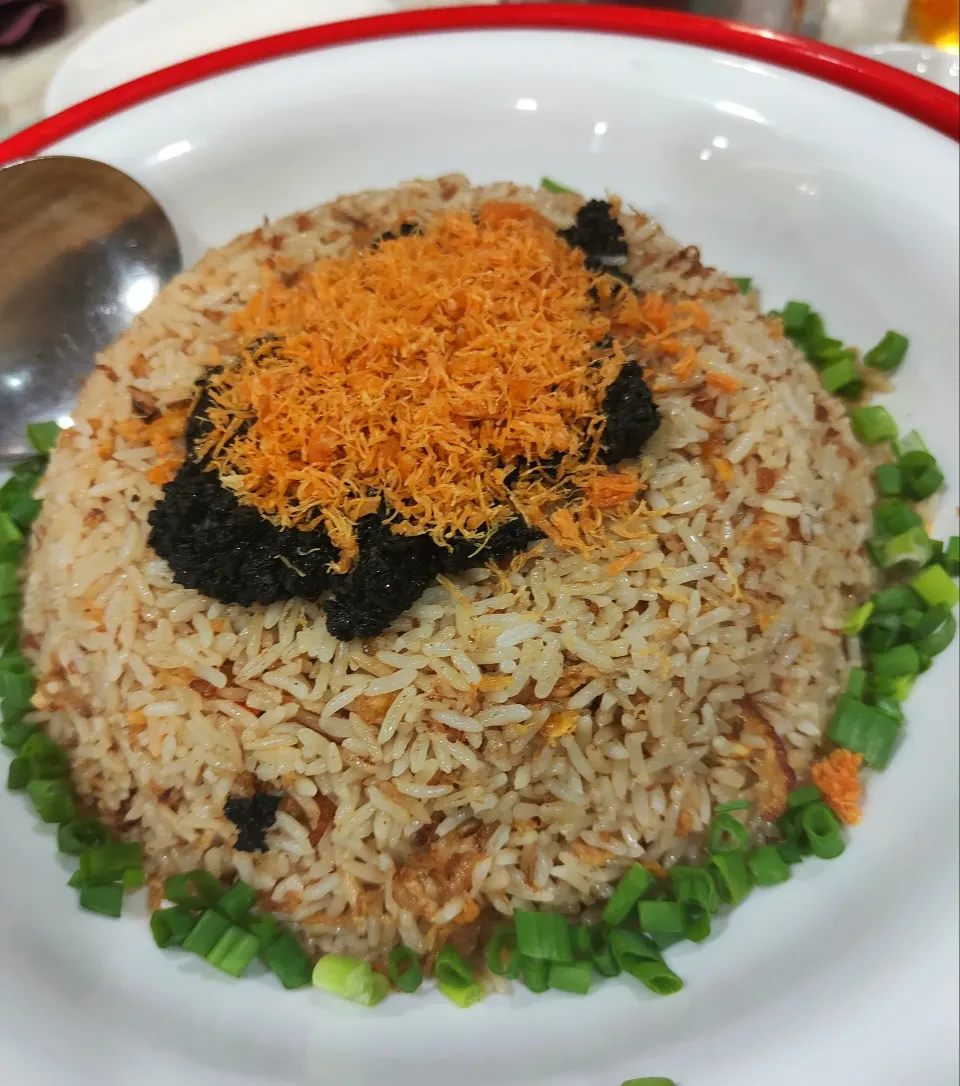 Fried Rice With Black Truffle & Dried Scallop|kellymyliana_tew@yahoo.com.sgさん