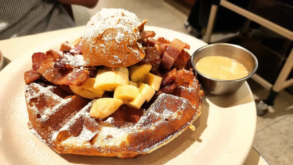 Fat Elvis Waffle - Original pancake house|Ninaさん