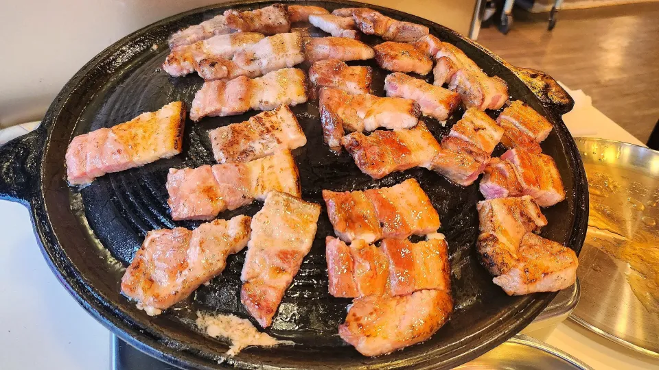 Grilled pork belly (Samgyeopsal)|Ninaさん