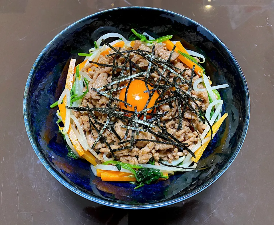 Snapdishの料理写真:ビビンバ丼|RyoooGaさん