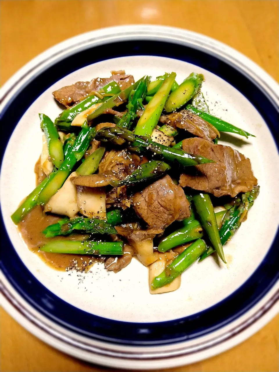 アスパラと牛肉のオイスターソース炒め|はるみさん