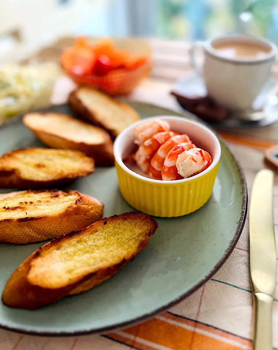 Tiger Prawns + Baguette|Zhen Zhenさん