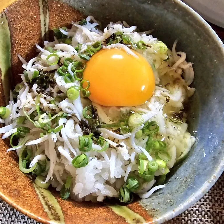 しらす丼|みきやんさん