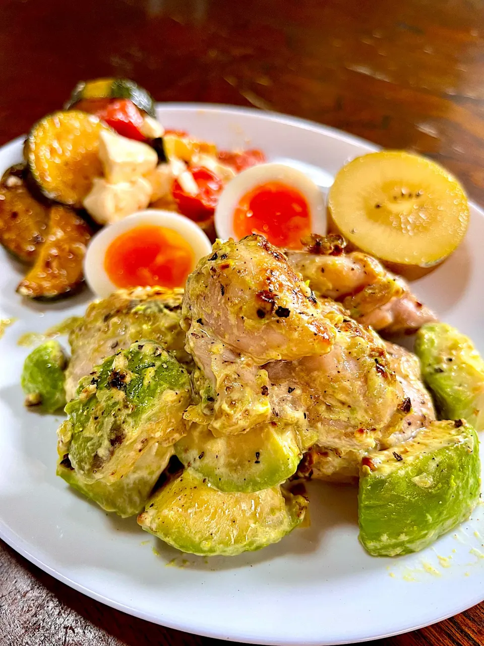 にんにく鶏とアボカド🥑のマヨわさ|凛さん