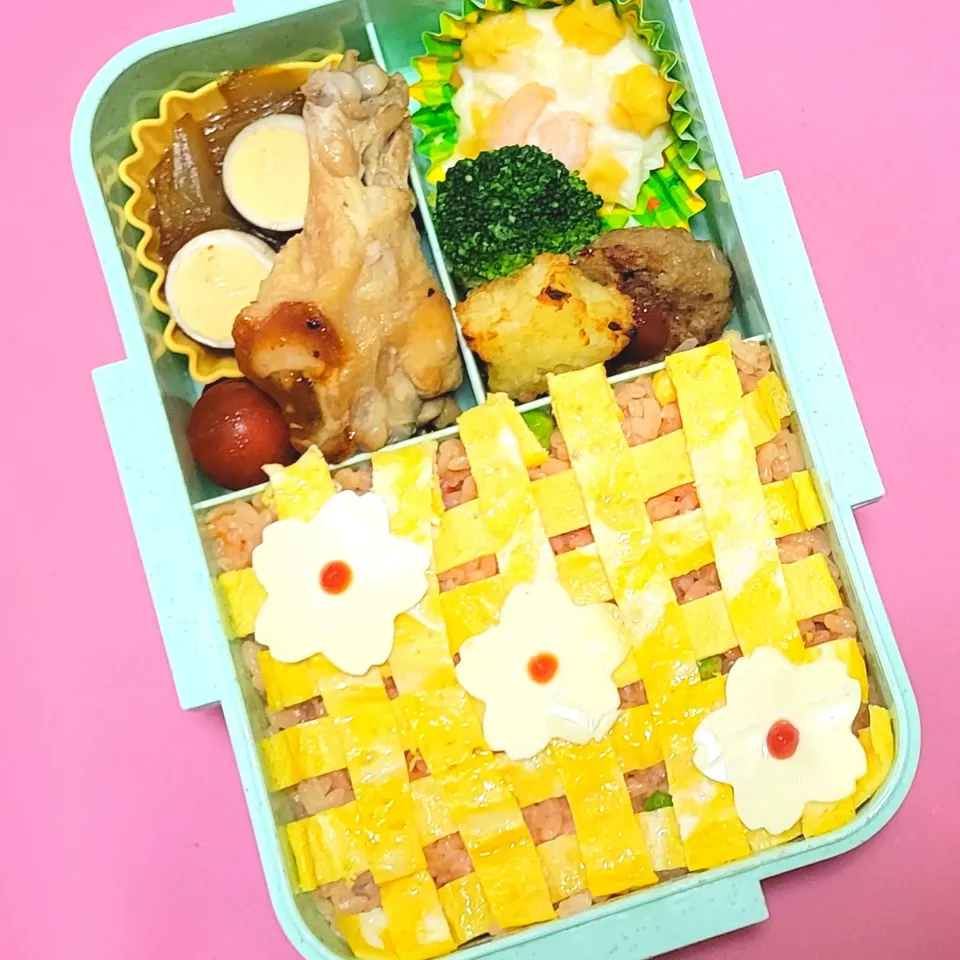 Snapdishの料理写真:ギンガムチェック弁当|jasmine5さん