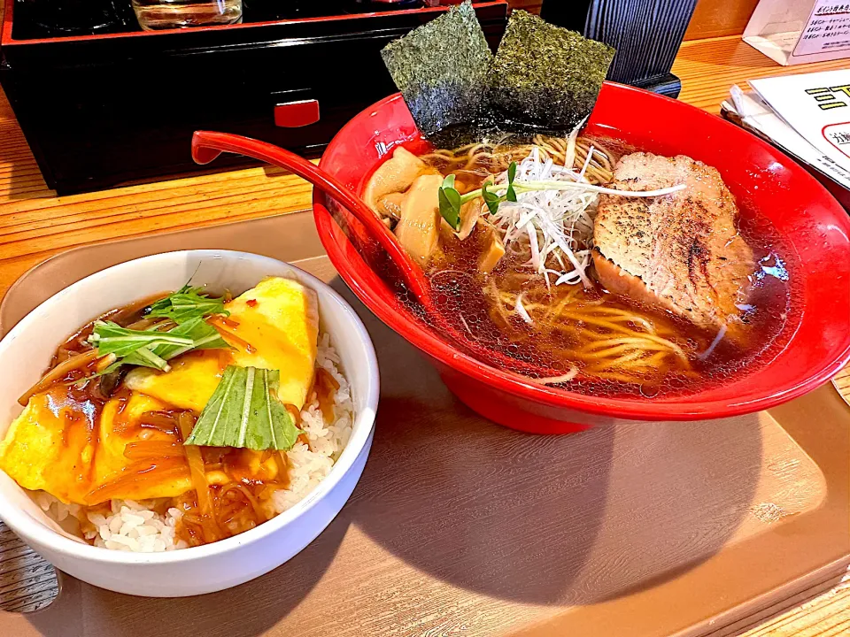 Snapdishの料理写真:醬油ラーメン+天津飯|古山さん