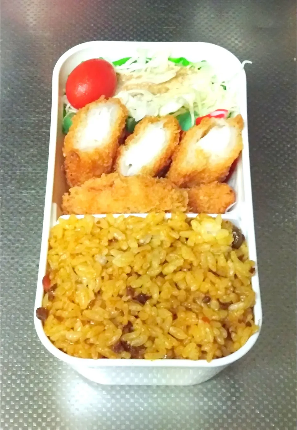 ドライカレーとシーフードフライ（鱈、イカ）弁当|黒川克博さん