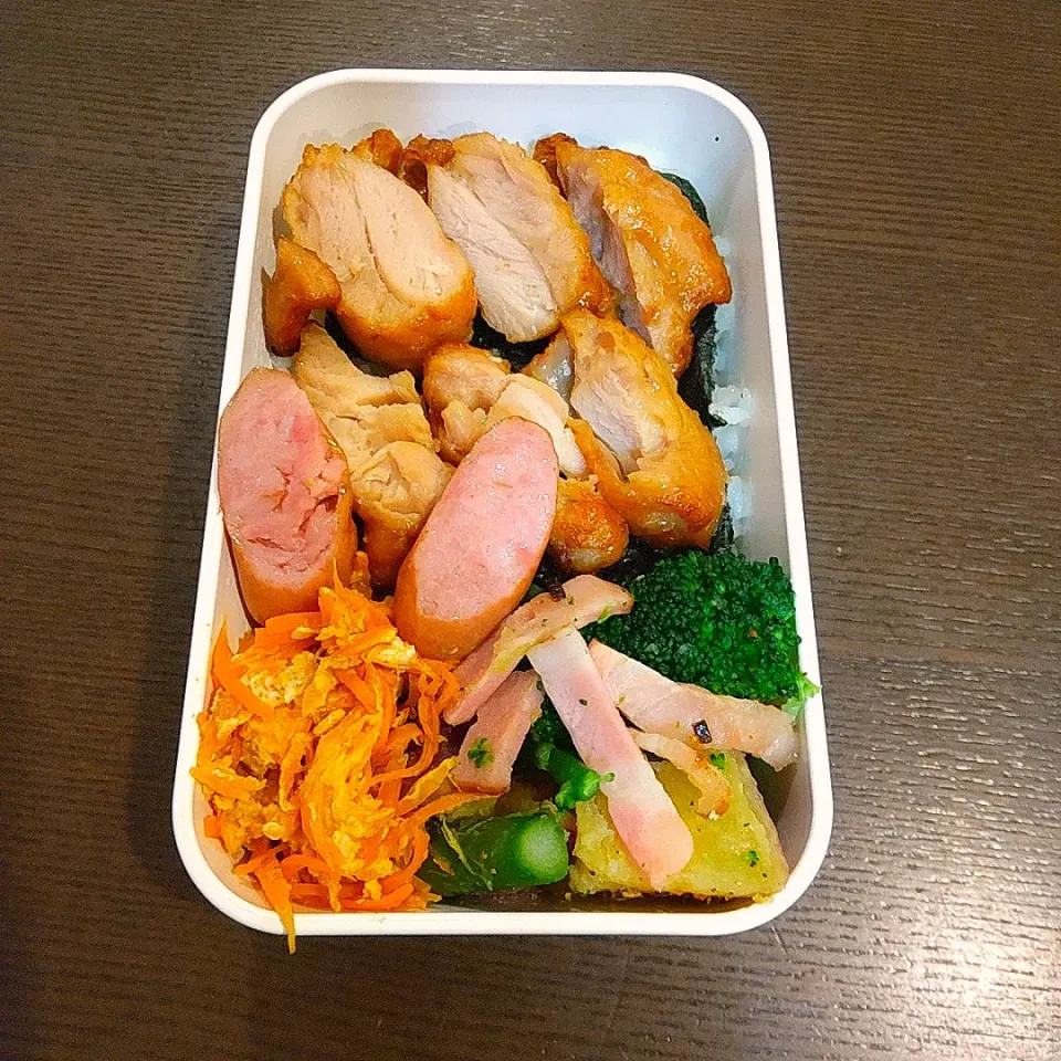 Snapdishの料理写真:チキンステーキ弁当🍱|Rieさん