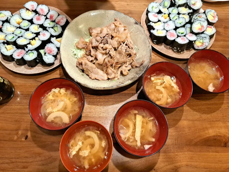 細巻き(まぐろたたき・玉子・きゅうり)　豚肉のにんにく醤油焼き　ハチクの竹の子汁|m aさん