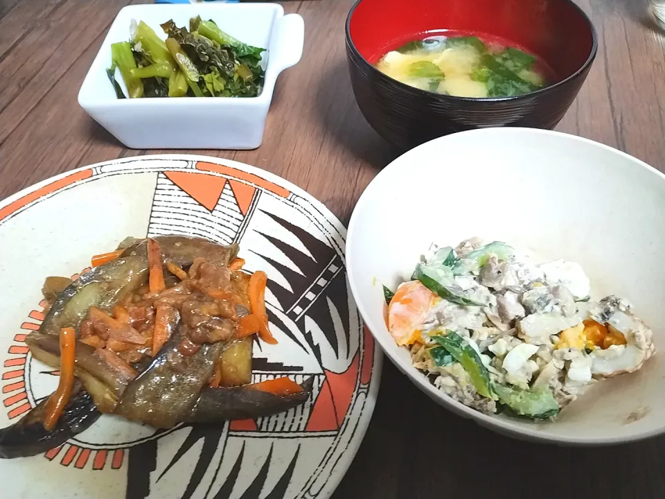 ナスの肉味噌炒め
つるむらさきのお浸し
ちくわと鯖かんのマヨサラダ
小松菜と揚げの味噌汁|尚さん