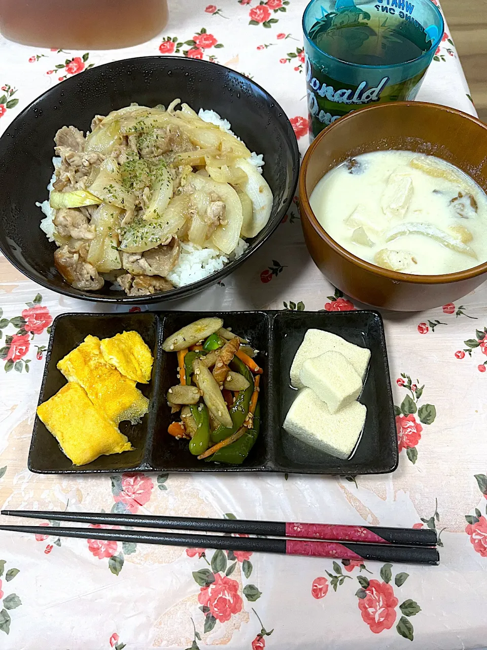 今日の晩御飯は生姜焼き丼✨|モモ&ハーブmama🐰🐹🐢🐠❤️さん