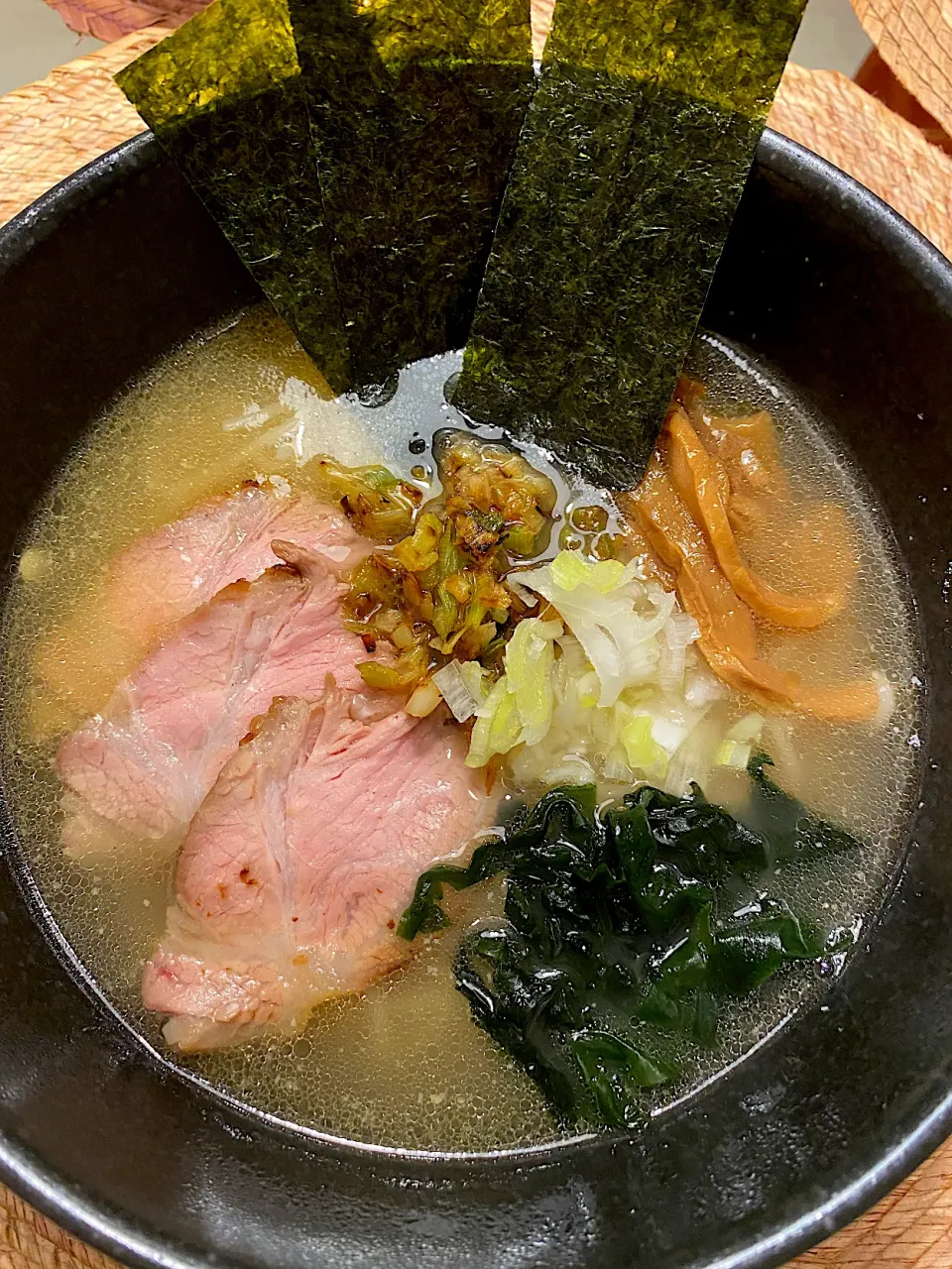 Snapdishの料理写真:自家製焼き豚と焦がし葱でラーメンつくってみた|mimoさん