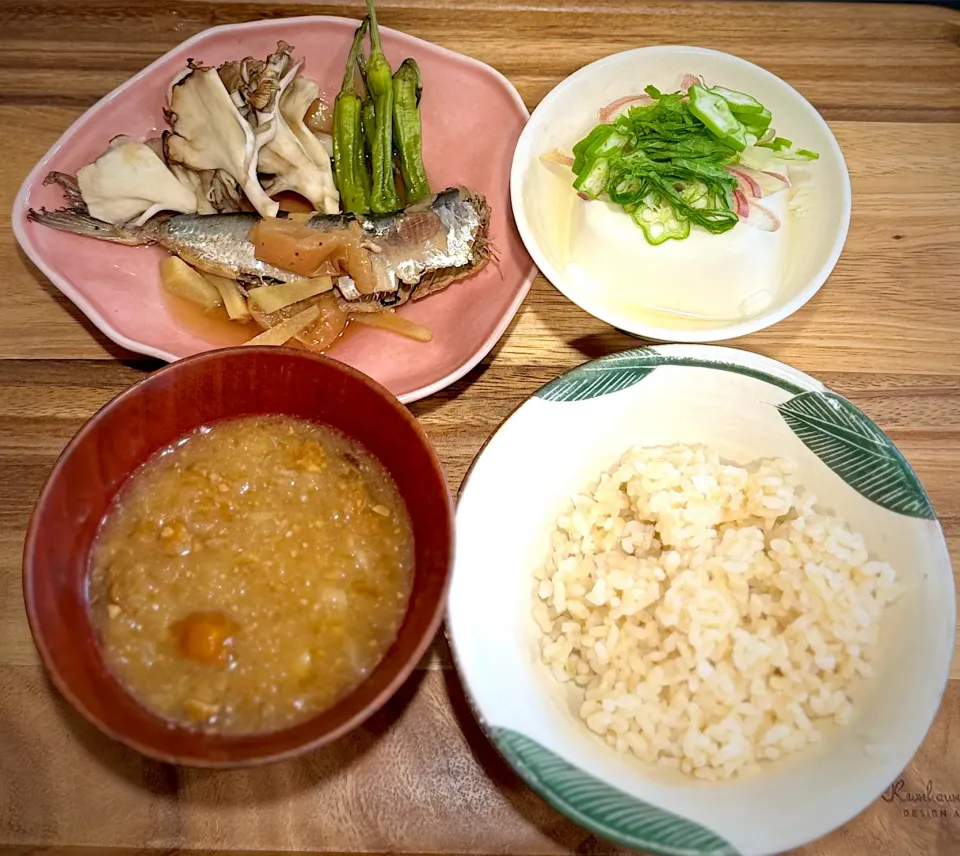 Snapdishの料理写真:鰯の梅煮　おろしなめこの味噌汁|チイホ✨さん