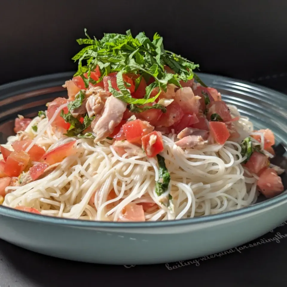 Snapdishの料理写真:塩レモントマトそうめん|ぶりてりあさん