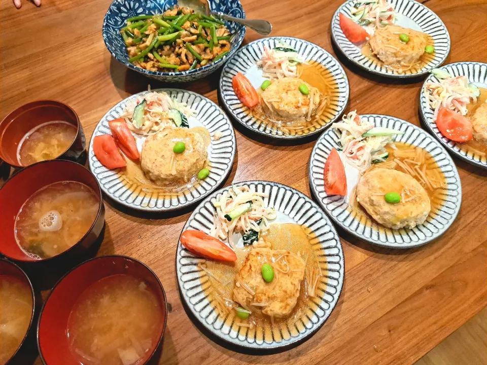 ハンバーグ(豚挽き肉&豆腐)のめんつゆあんかけ　もやしきゅうりのマヨ和え　ハチクの味噌汁　あさりとニンニク芽の甘辛炒め(スーパーの出来合い品)|m aさん