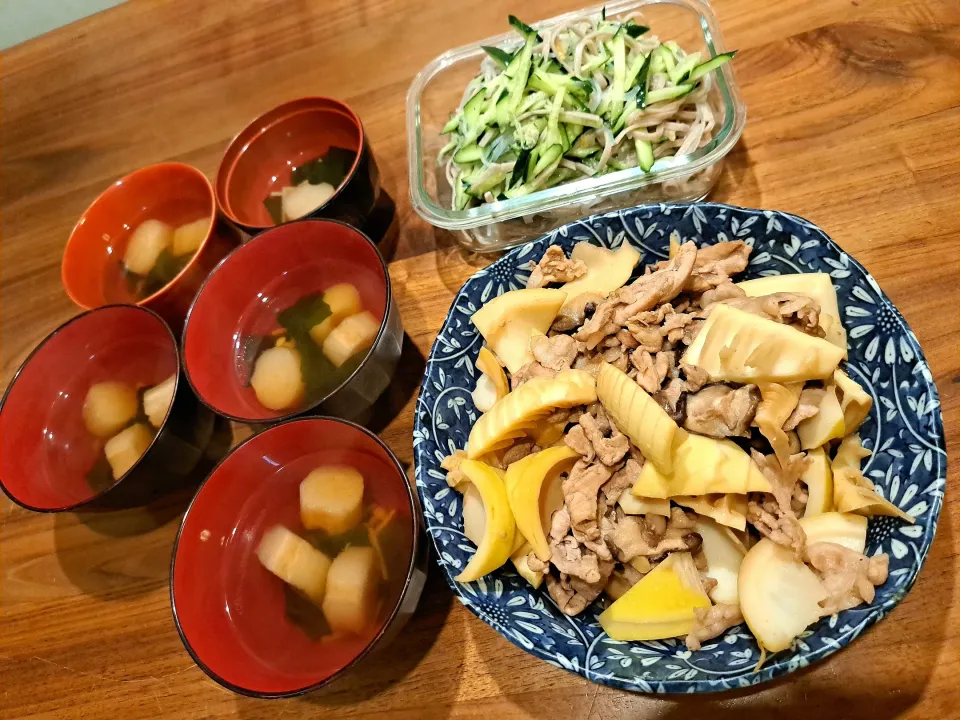 破竹と豚肉と椎茸のオイスター甘辛炒め　
きゅうり春雨のそばサラダ(顆粒だしとドライ柚子の甘酢和え)　麩とえのきわかめのすまし汁|m aさん