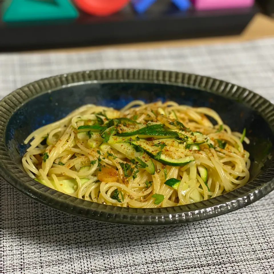 Snapdishの料理写真:ズッキーニのペペロンチーノ|OLの気ままご飯🍽さん